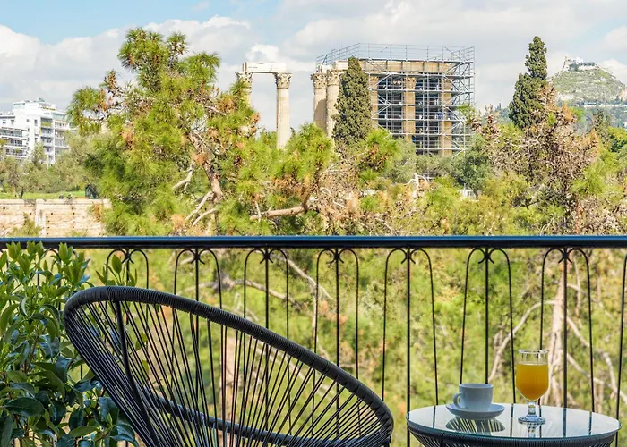 Stylish Flat Overlooking The Temple Of Zeus
