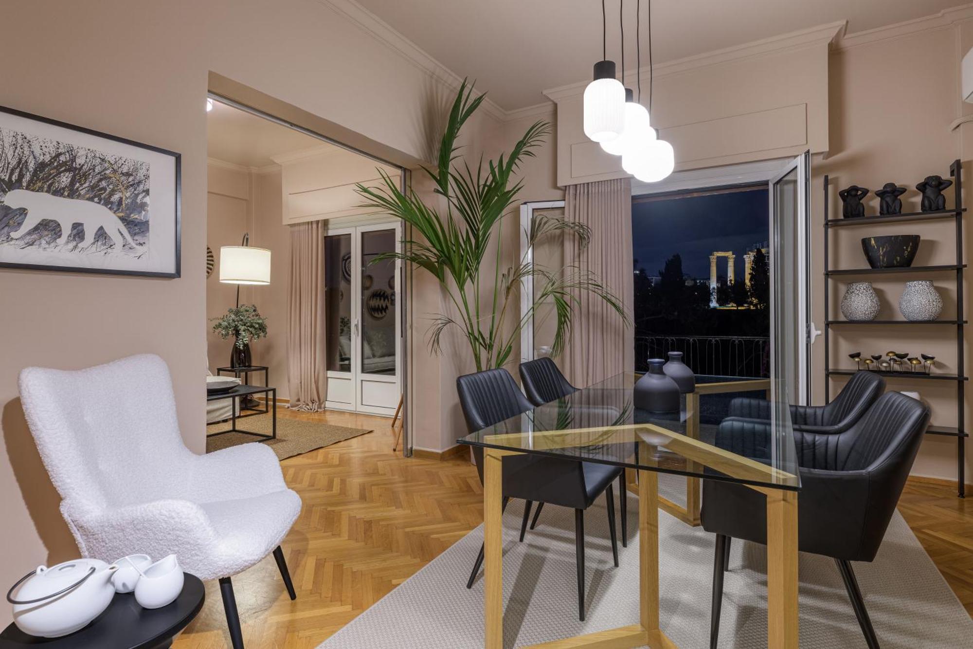 Stylish Flat Overlooking The Temple Of Zeus Apartment
