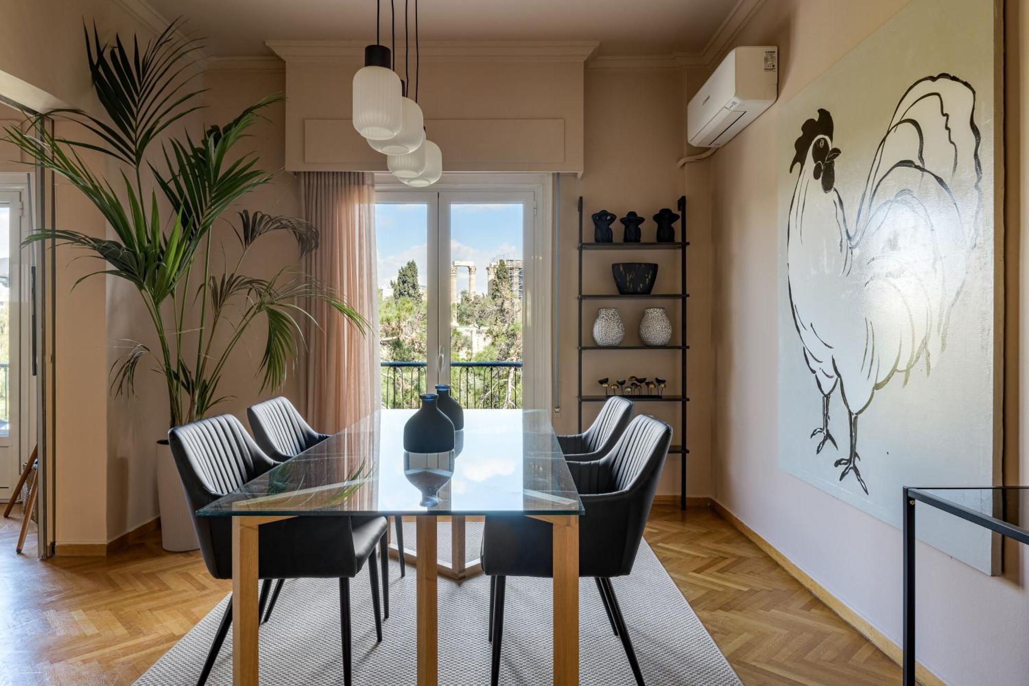 Stylish Flat Overlooking The Temple Of Zeus Athens