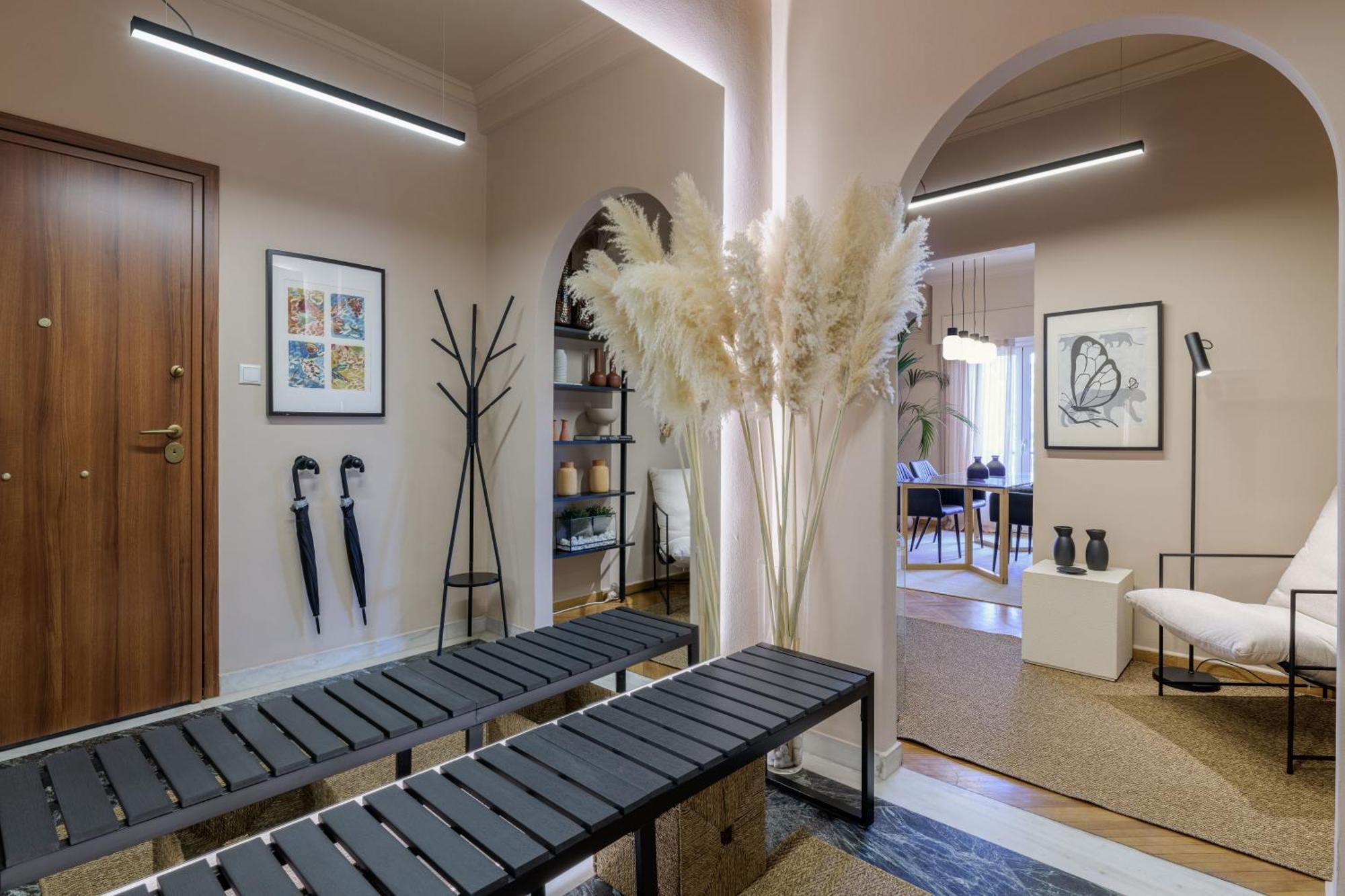Stylish Flat Overlooking The Temple Of Zeus Athens